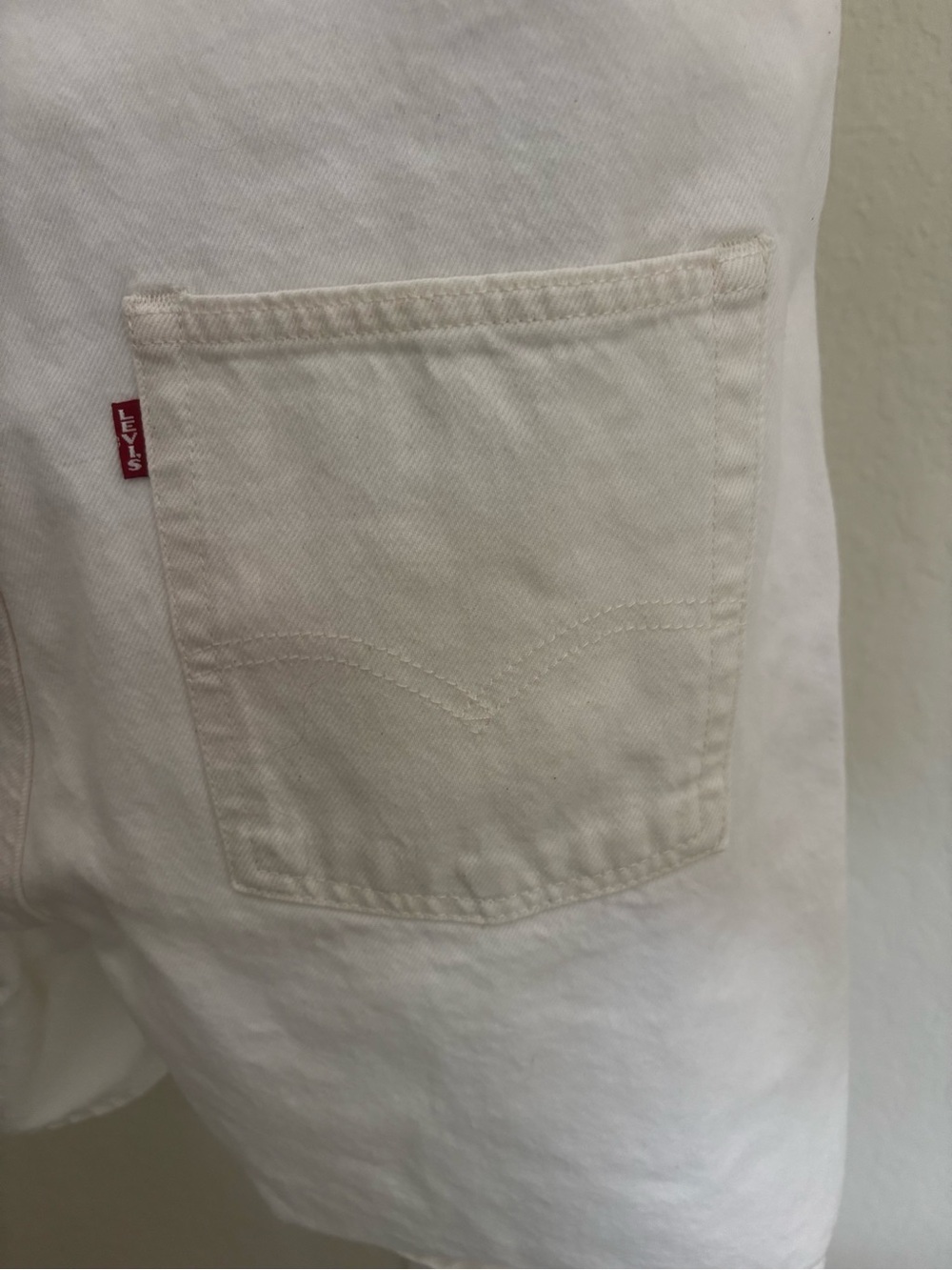 Levi Strauss White Denim Short Bib Overalls with Adjustable Straps Size Large - Picture 4 of 12